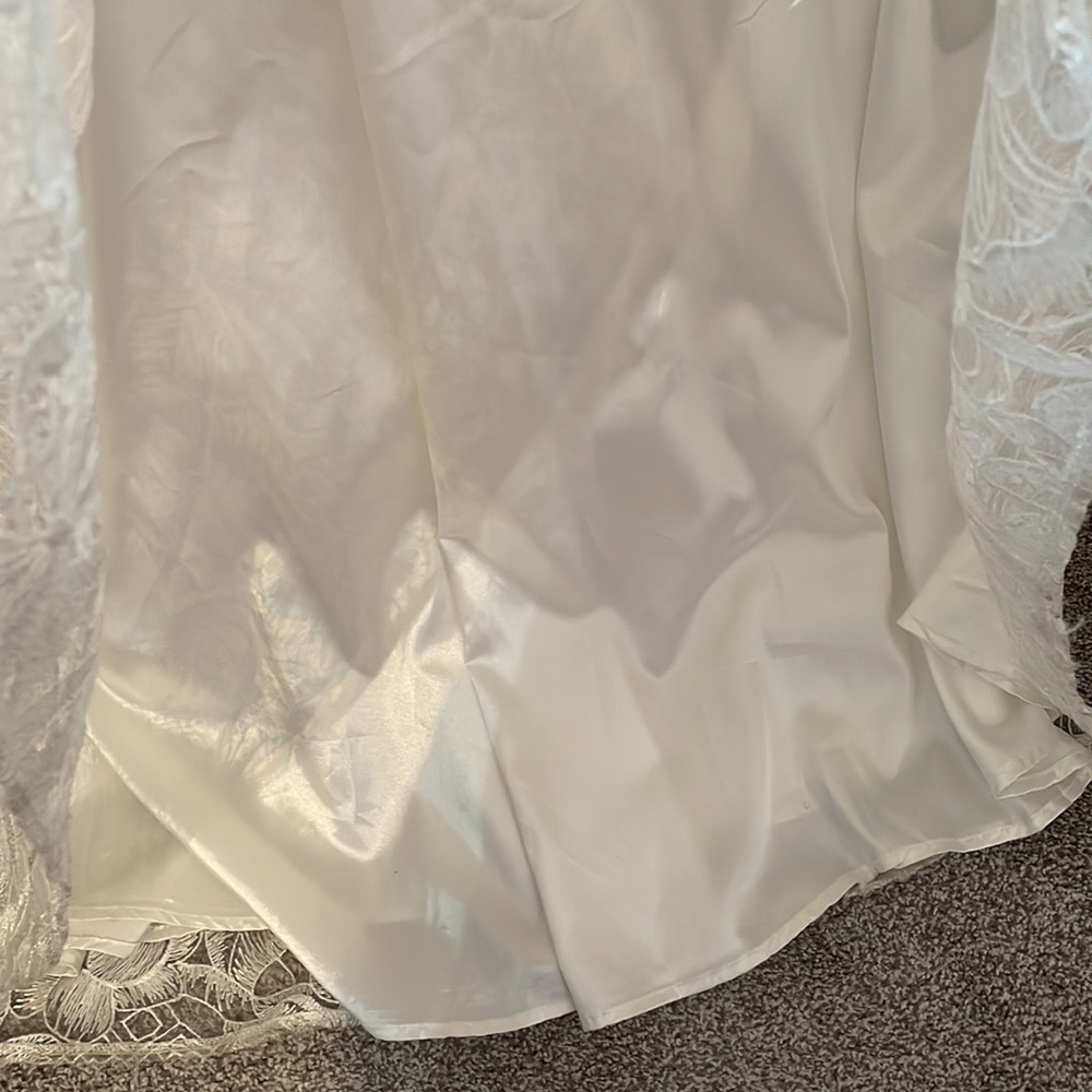 Lulu's Made a Promise Lace Wedding Dress - Picture 4 of 8